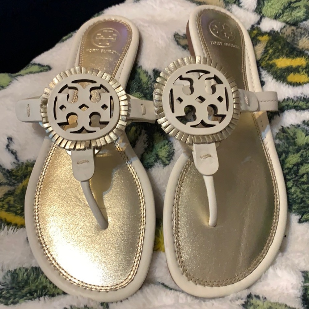 Tory Burch white/gold fringe emblem Millers